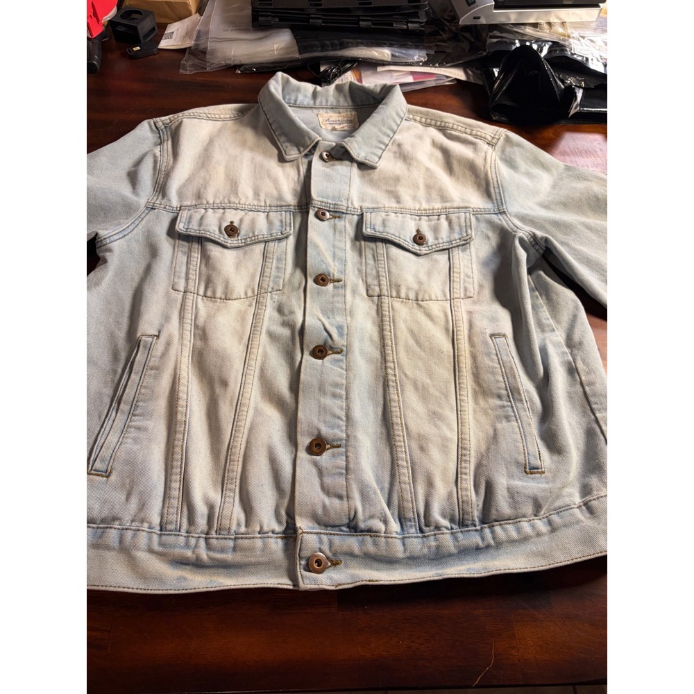 American Vintage Manufacturing Co Mens XL Light Wash Denim Trucker Jacket Blue